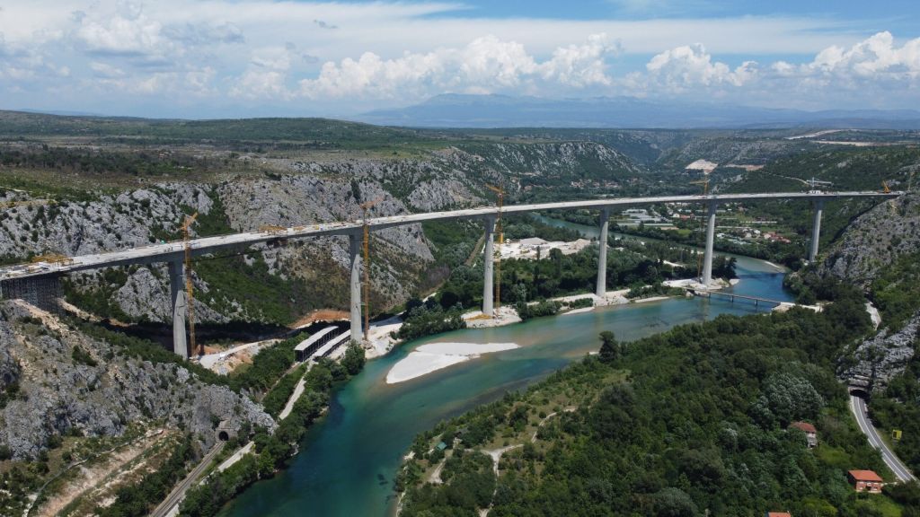 Most Počitelj - spajanje, jul 2023. (Foto: Printscreen/jpautoceste.ba/Autoceste FBiH)